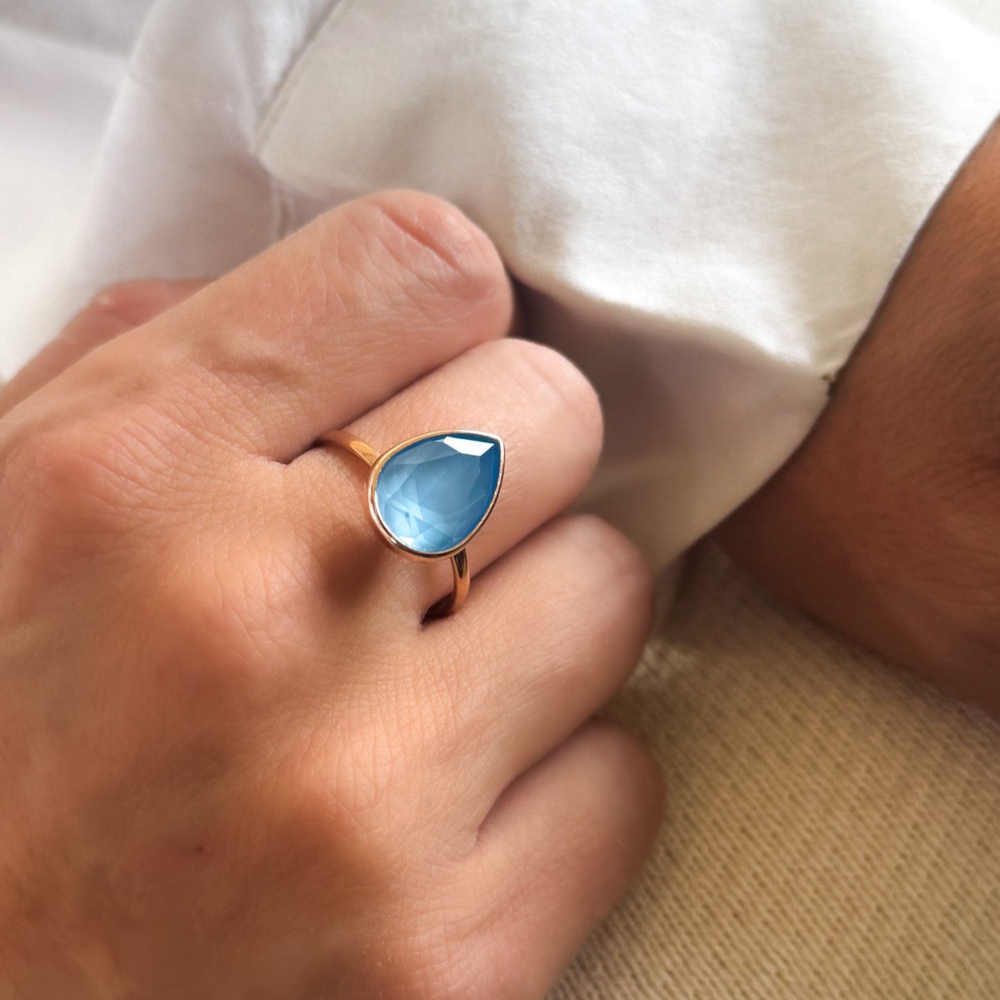 Anillo Solitario Cristal Pera Azul