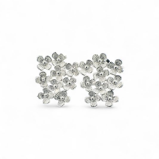 Aros flores stud plateados