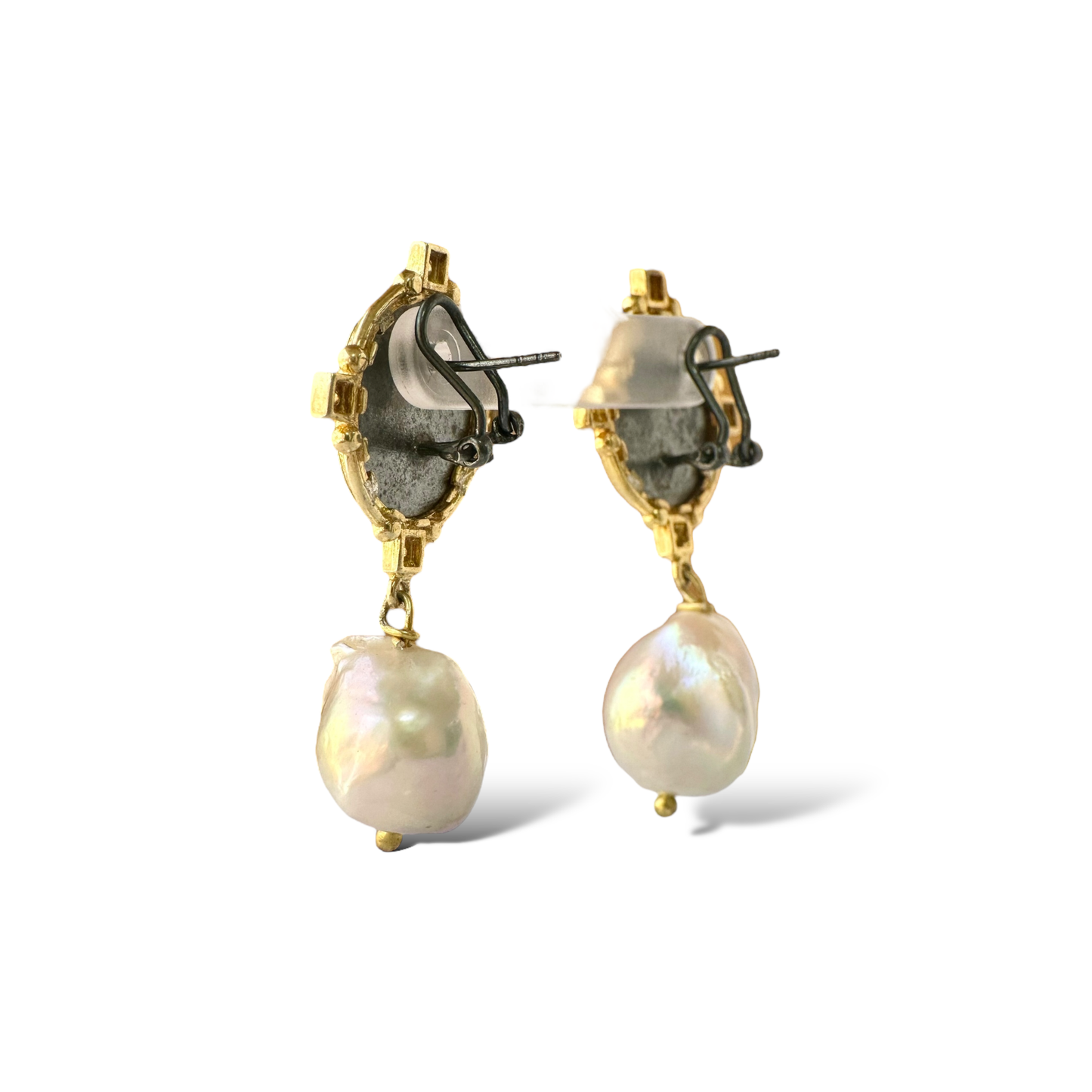 Aros Colgantes Sello Plata oscurecida y Perlas Barrocas