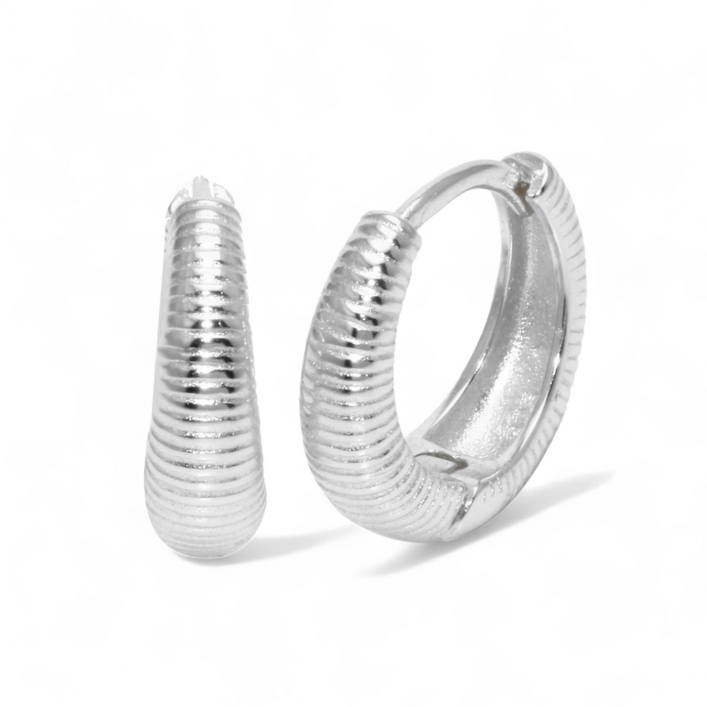 Aros argolla textura achurada 13 mm plateada