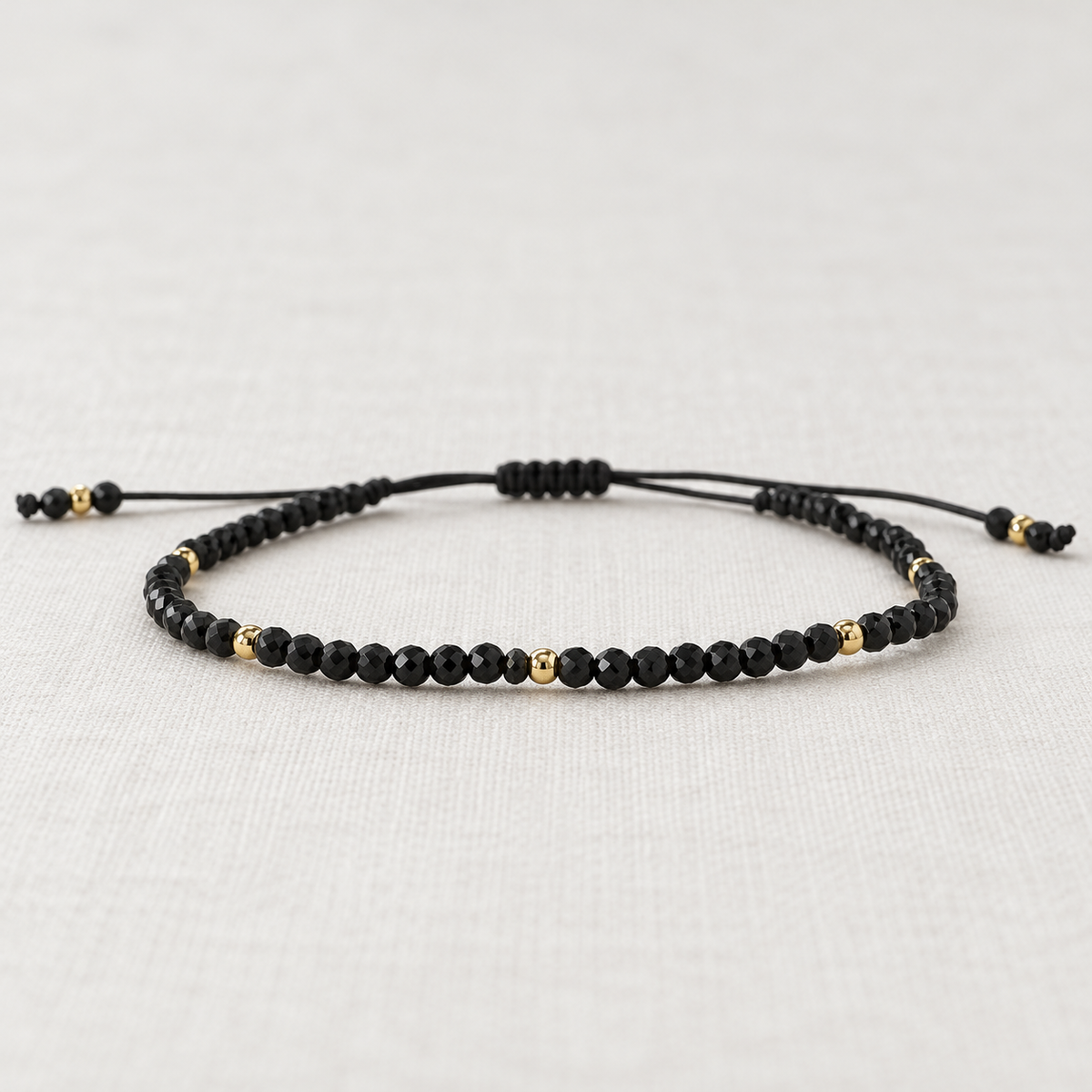 Pulsera hilo Onix Small y goldfilled