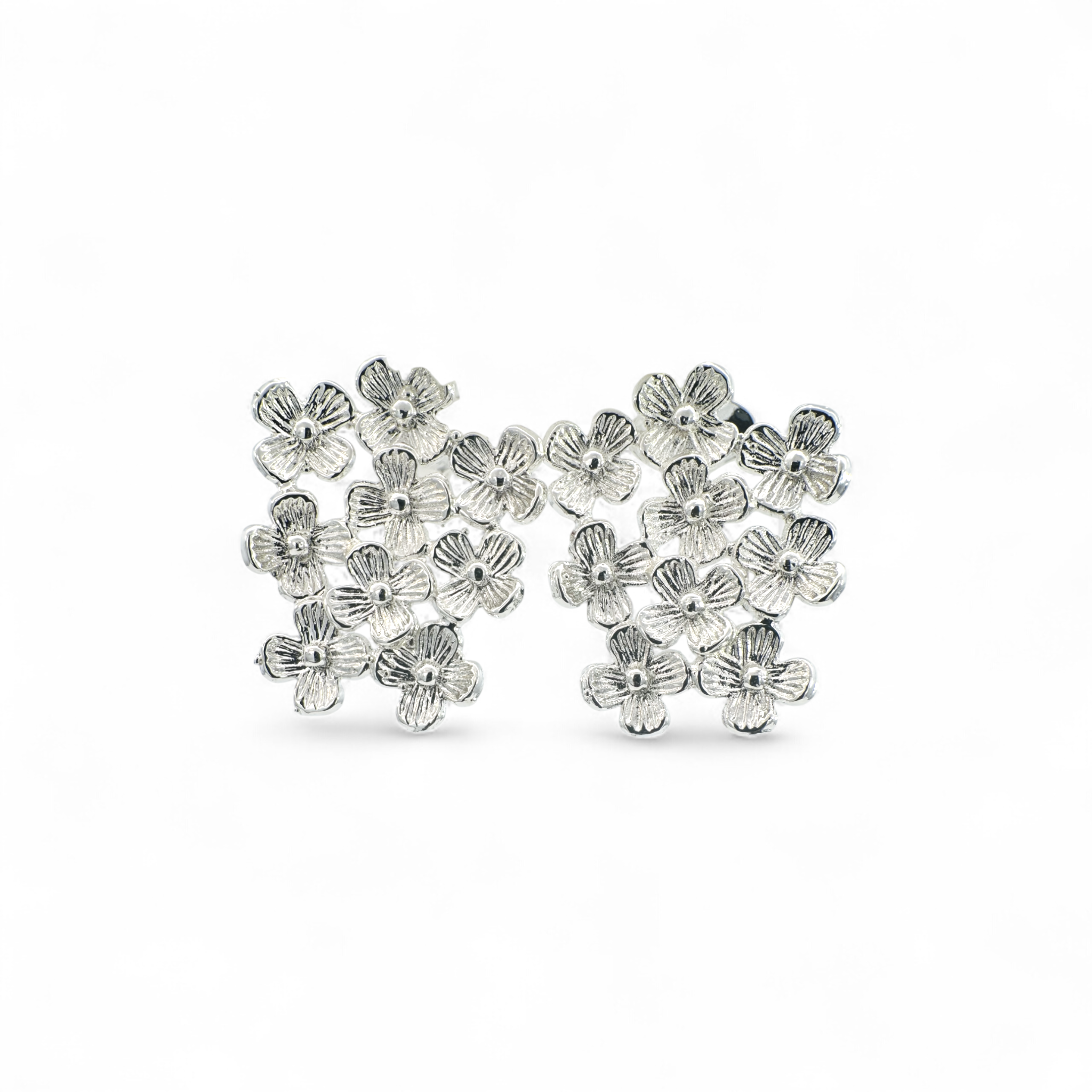 Aros flores stud plateados