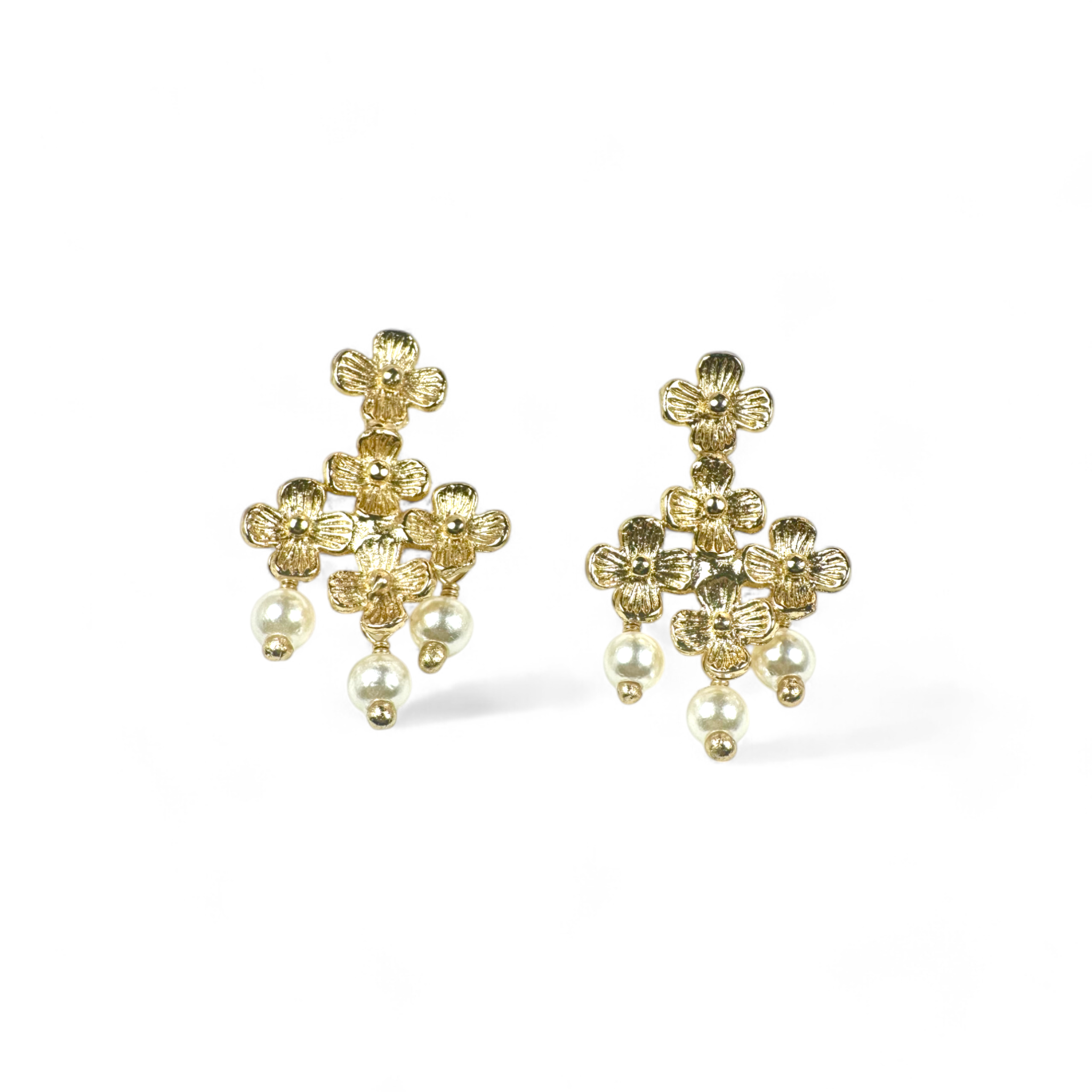 Aros flores y perlas dorados