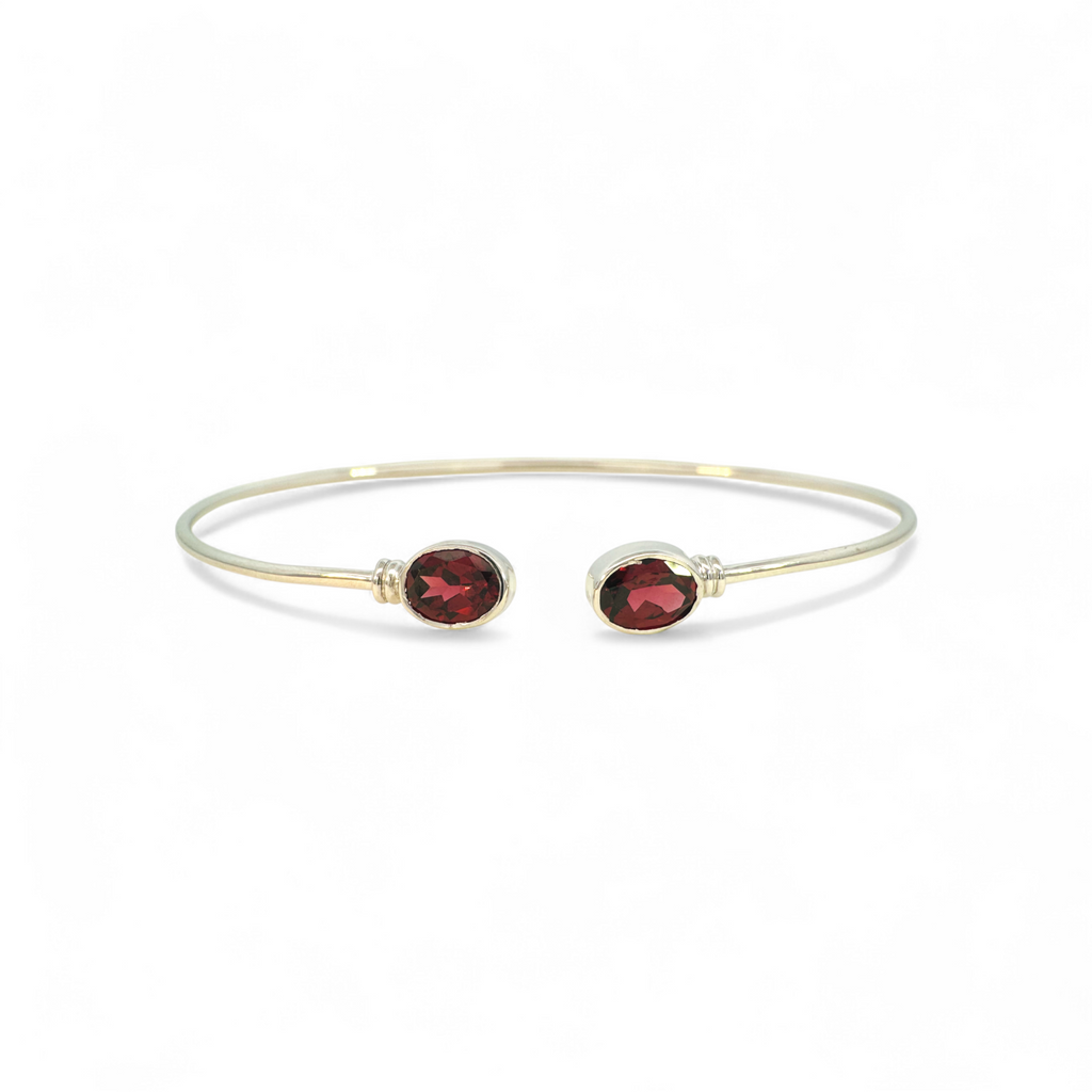 Esclava de plata 925 con granates ovales en bisel