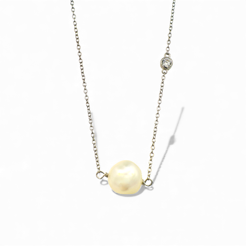 Collar cadena con Perla oval 8mm y circón en bisel de 4mm