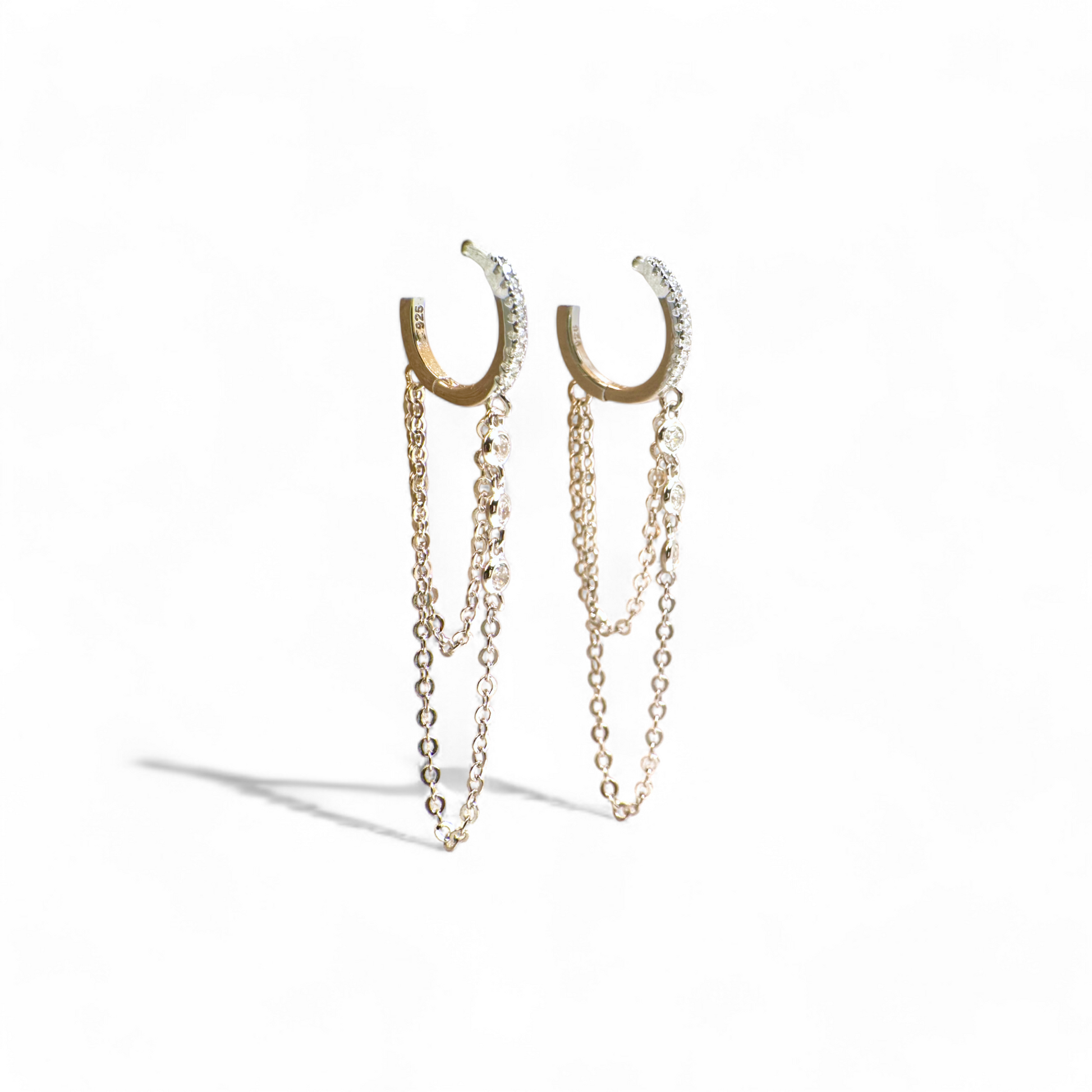 Aros Argollas Circón y cadena doble plateados – ClaraJoyas