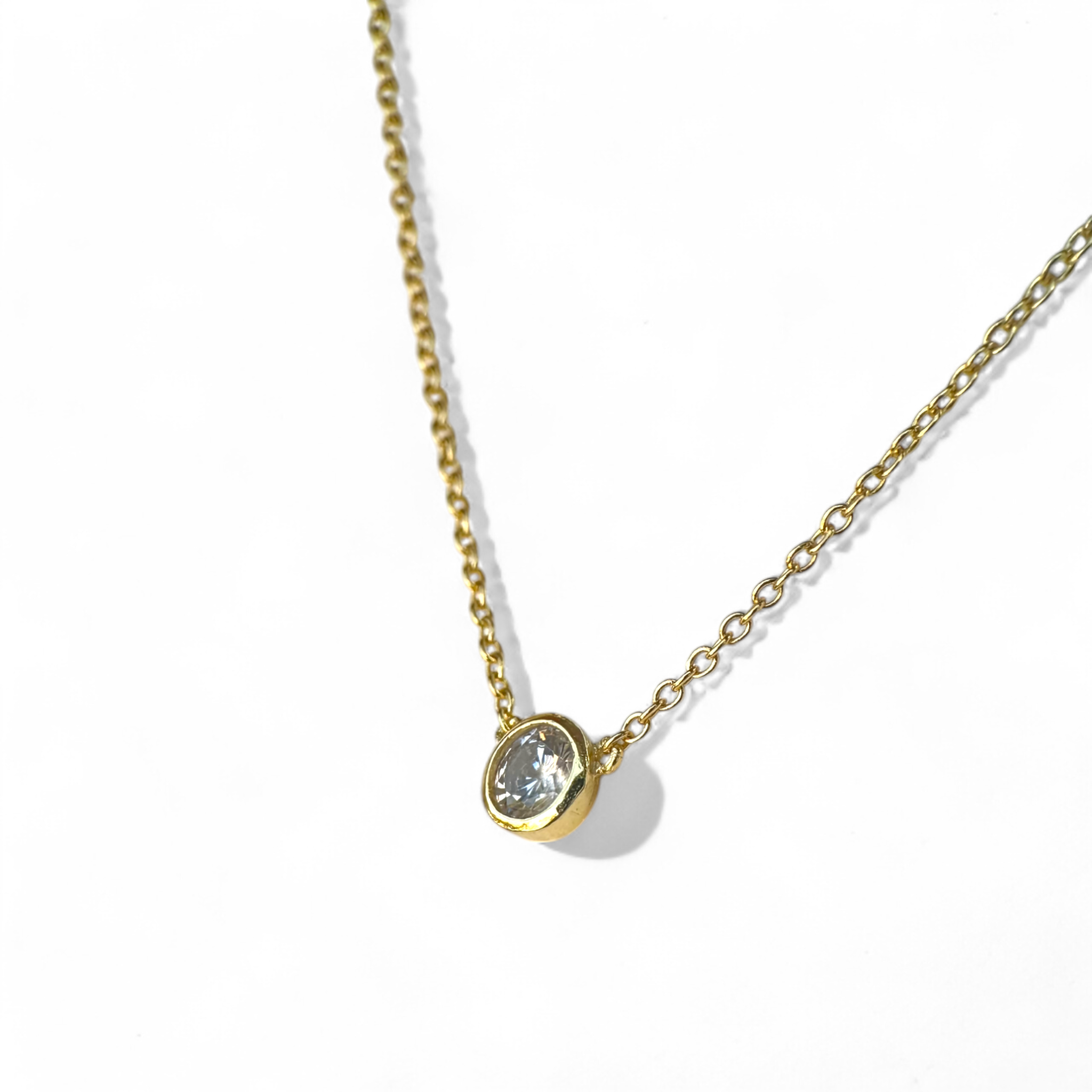 Collar cadena de plata 925 bañada en oro punto de luz circón bisel