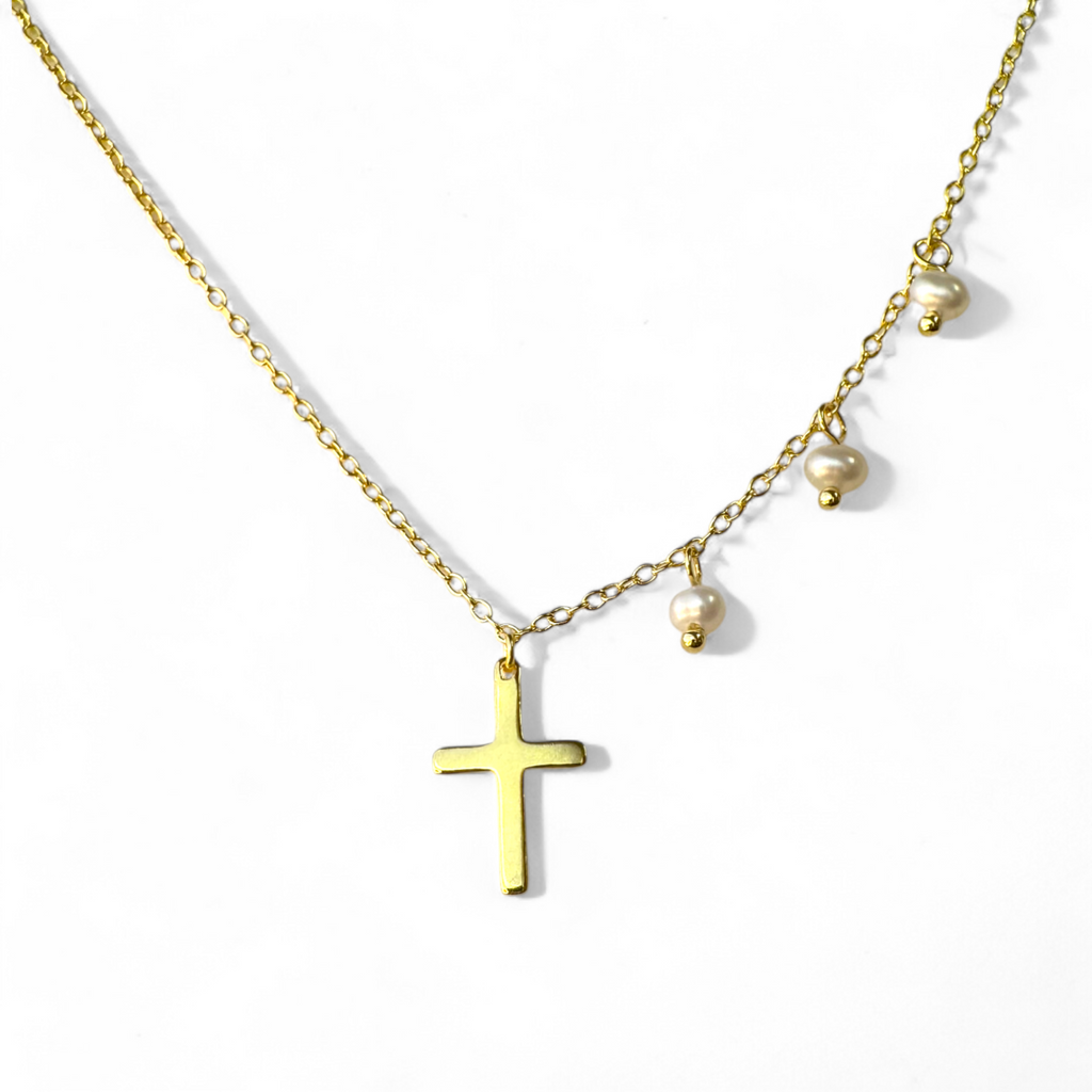 Collar cadena de Plata 925 bañada en oro con Cruz y 3 Perlas