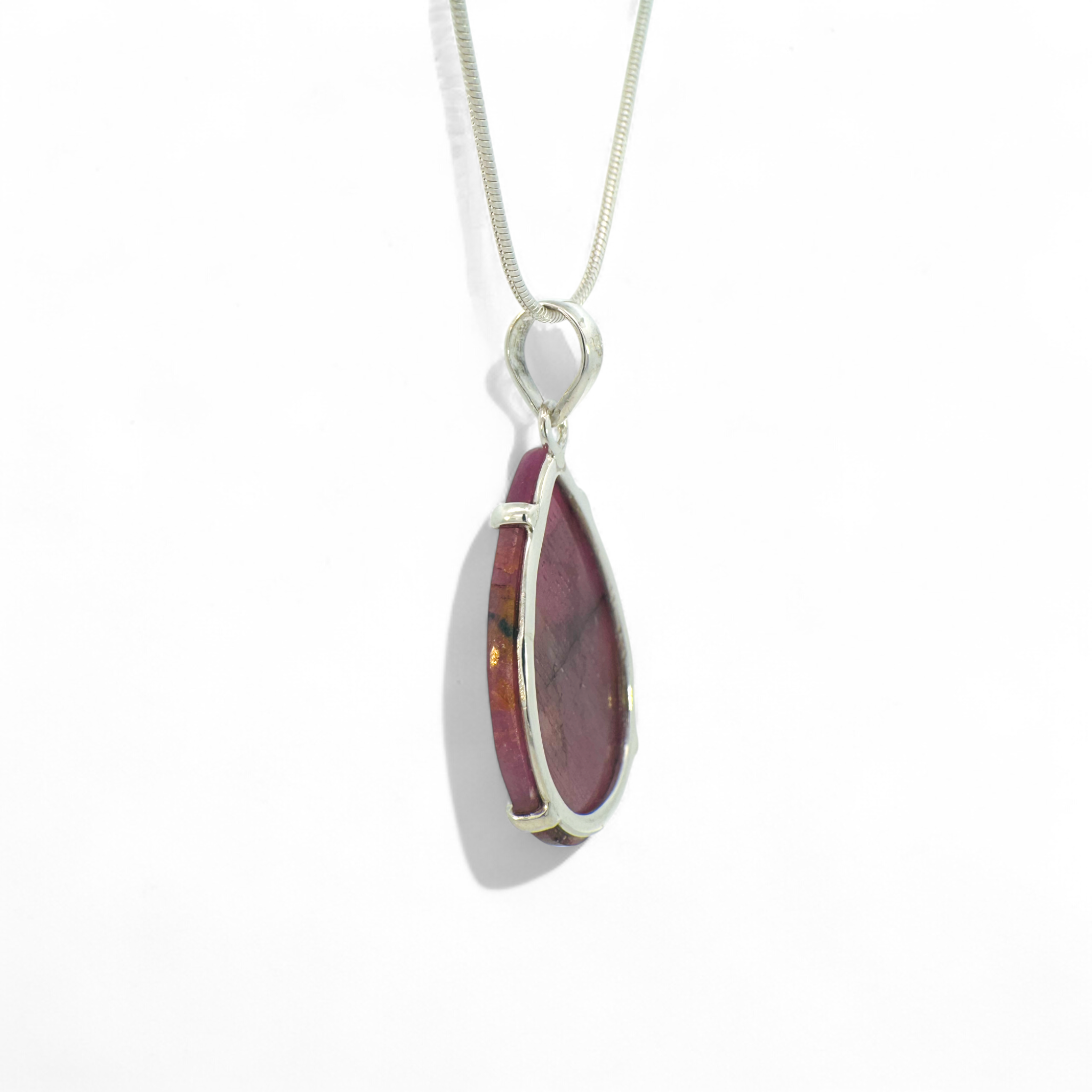 Collar cadena y colgante de plata 925 con rubí de raíz