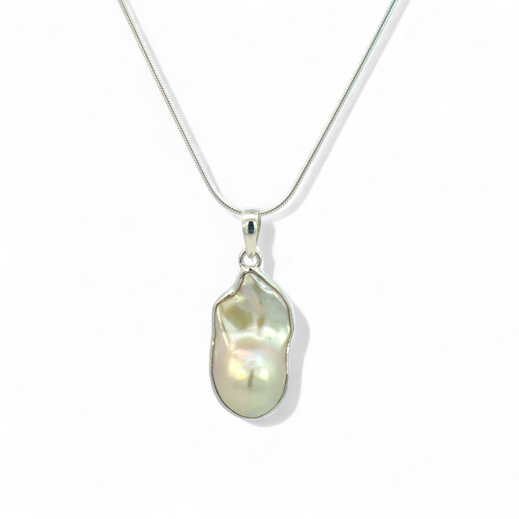 Collar cadena y colgante de plata 925 con perla barroca en bisel