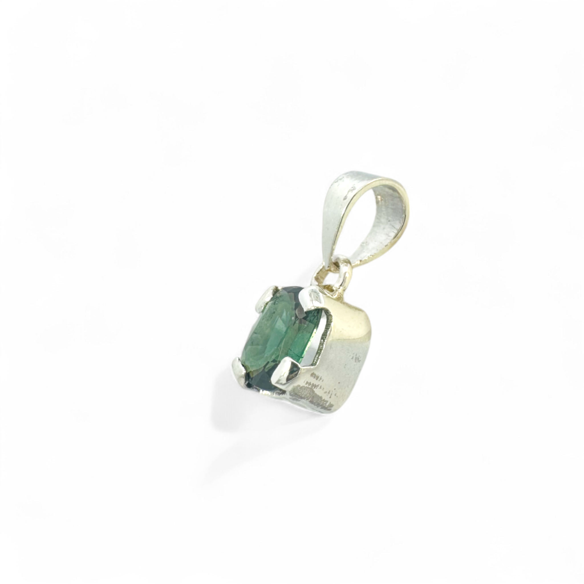 Colgante Turmalina verde 7 mm en plata