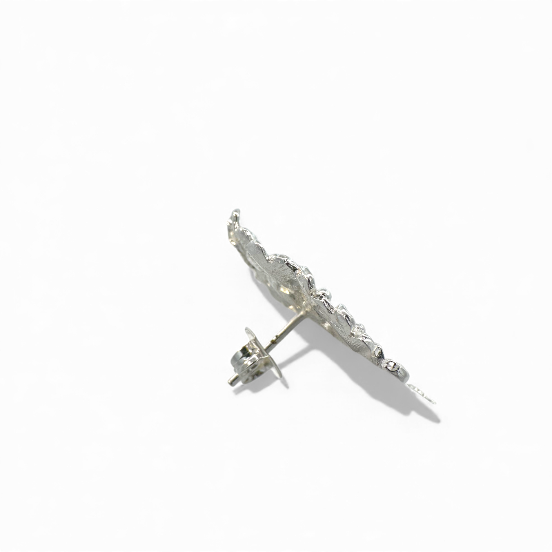 Aros stud flores grandes plateados