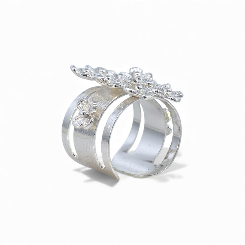 Anillo ajustable flores plateado