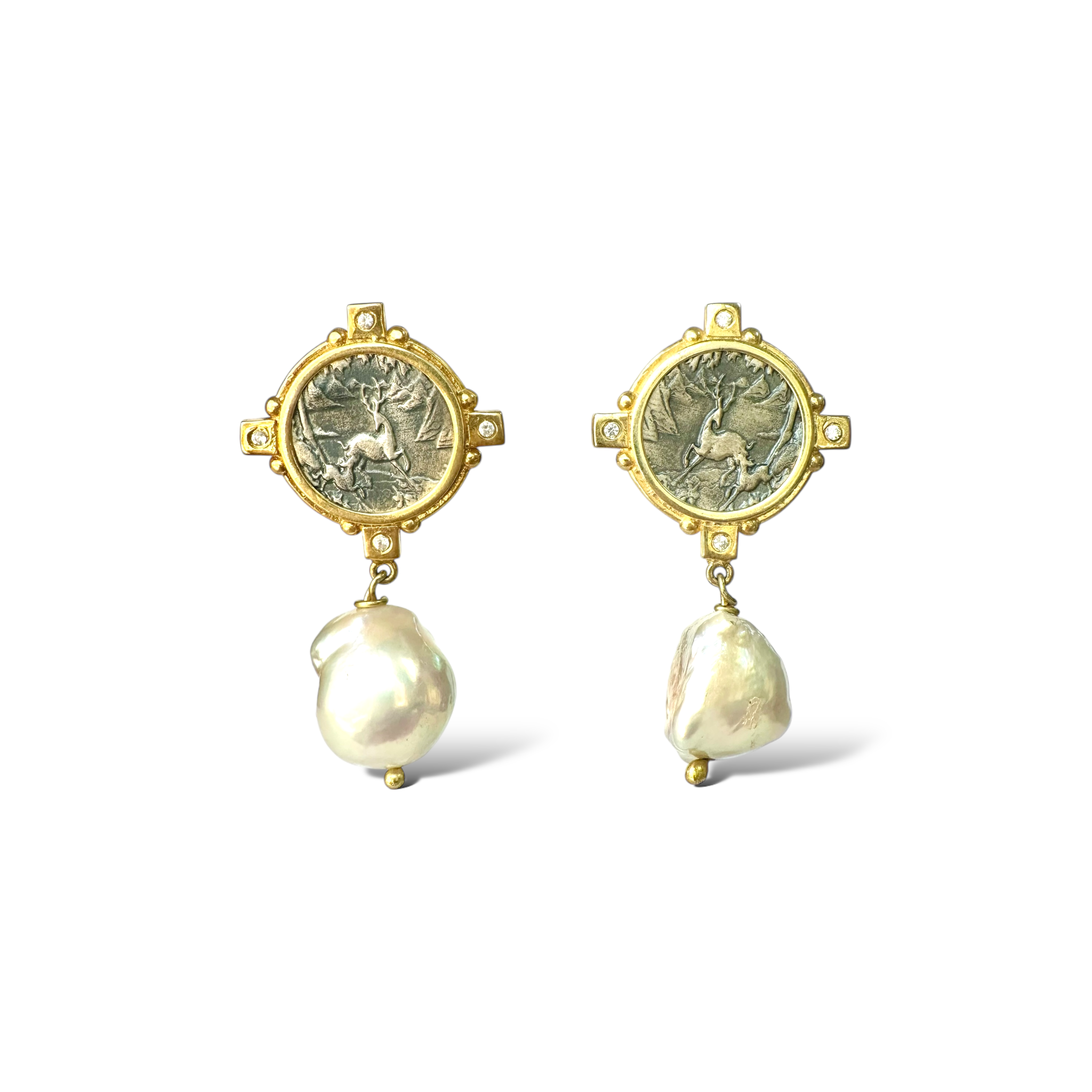 Aros Colgantes Sello Plata oscurecida y Perlas Barrocas