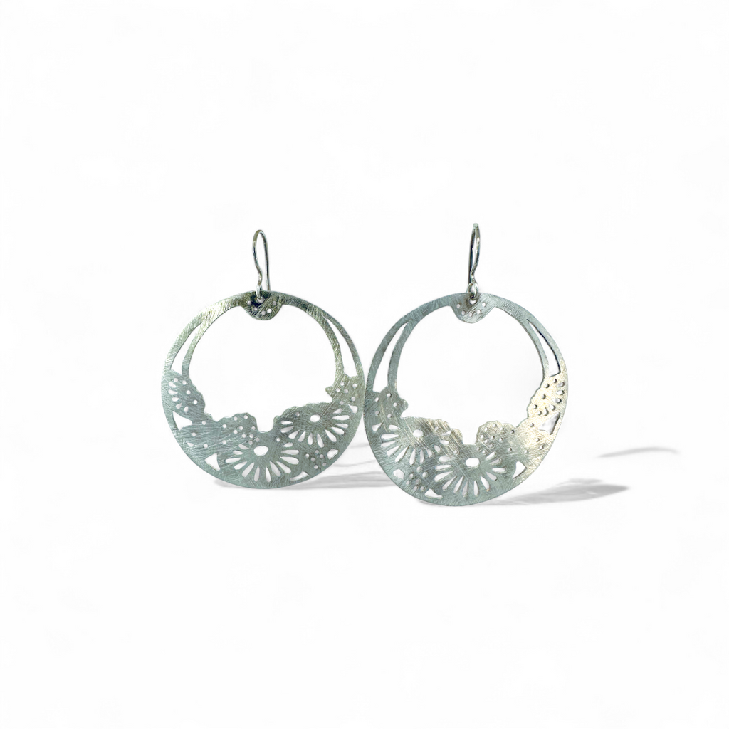 Aros colgantes diseño plata cepillada