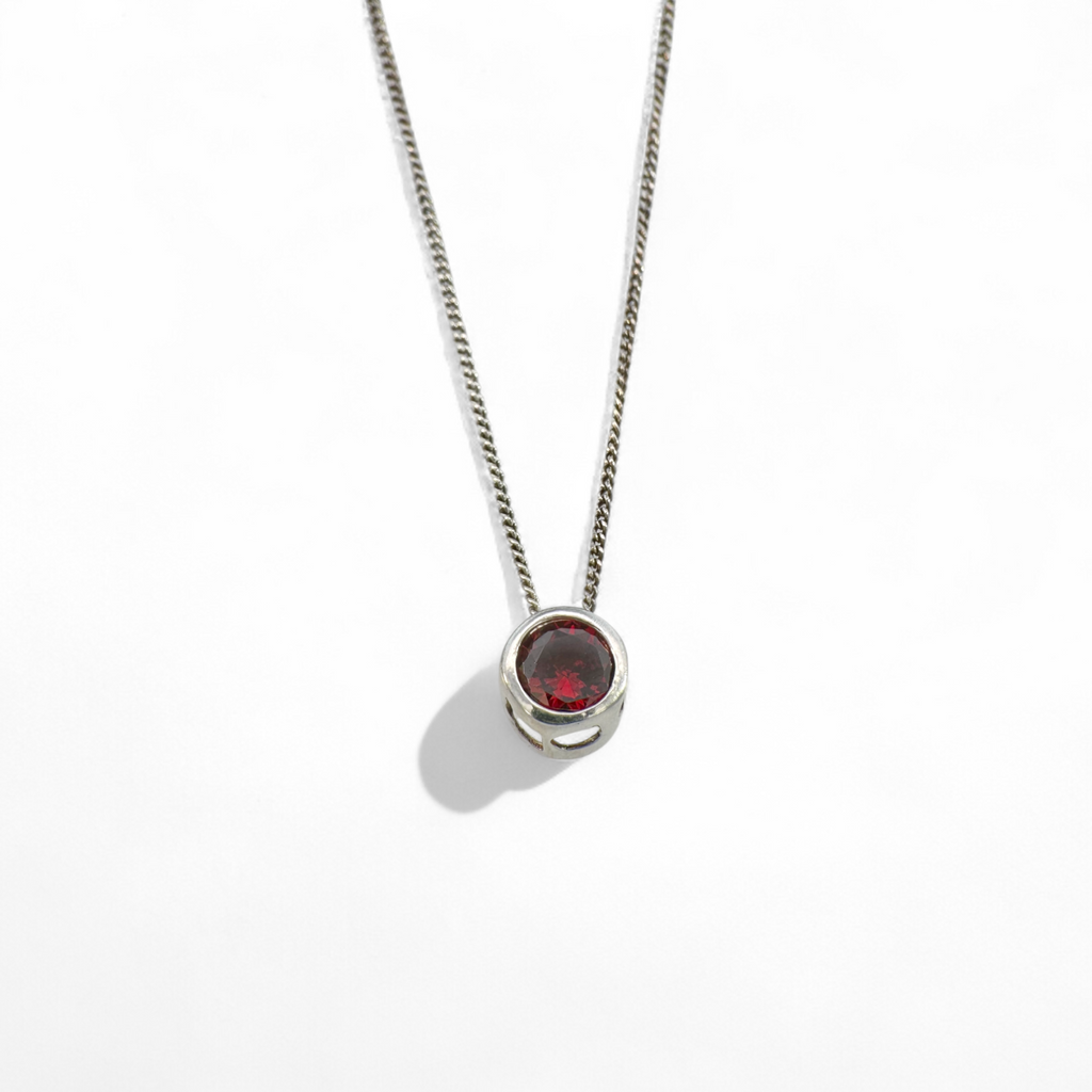 Collar cadena veneciana y colgante cristal rojo en bisel