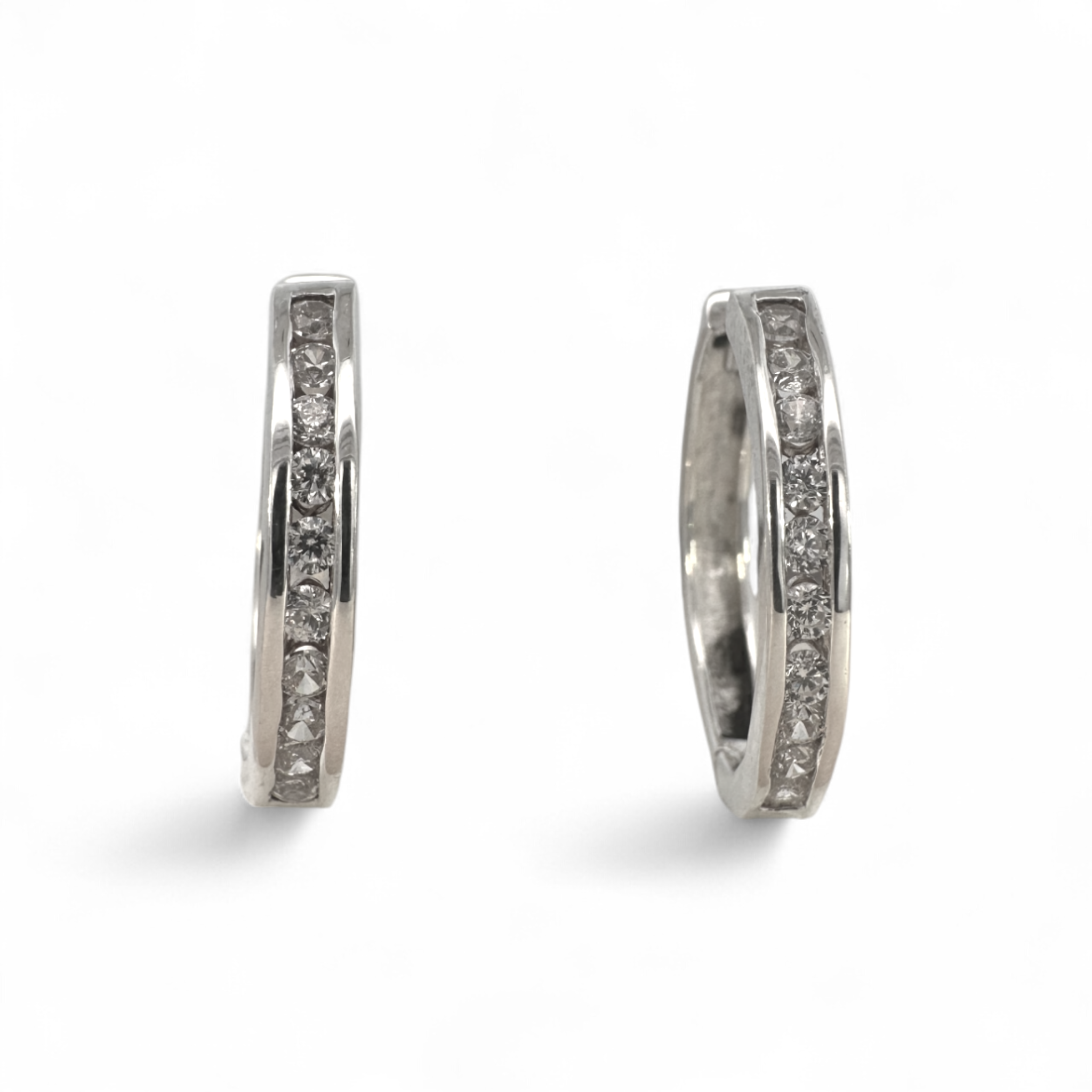 Aros argollas con circones en riel