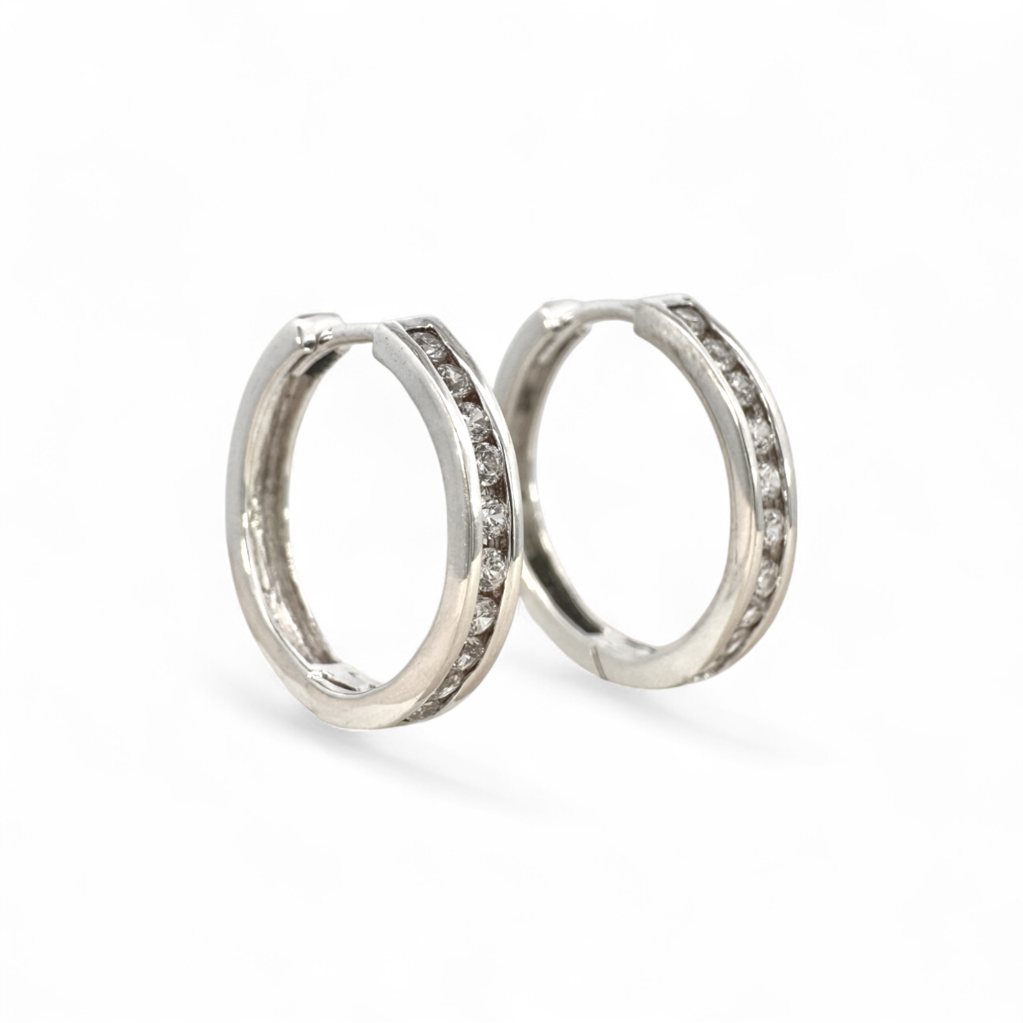 Aros argollas con circones en riel