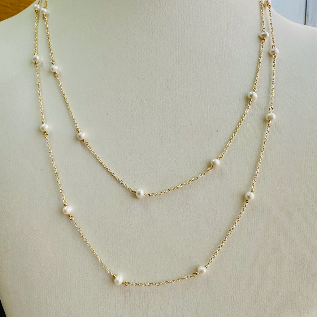 Collar de perlas en cadena de plata 925 bañada en oro