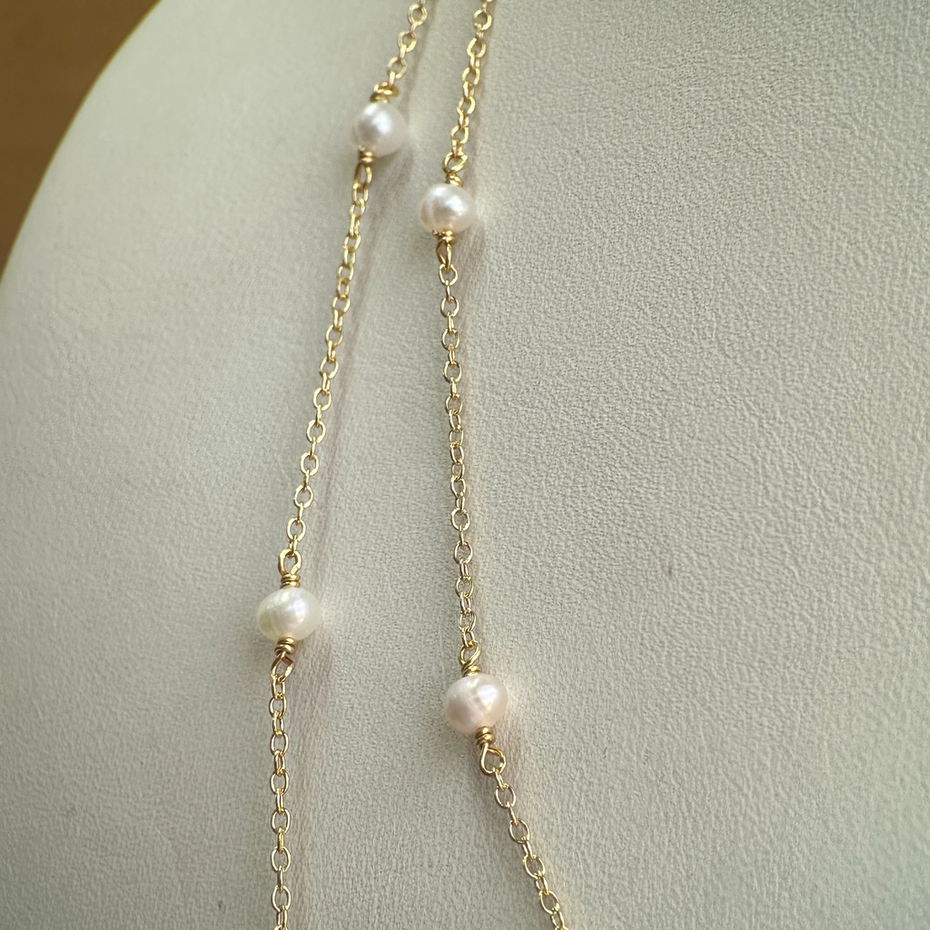 Collar de perlas en cadena de plata 925 bañada en oro