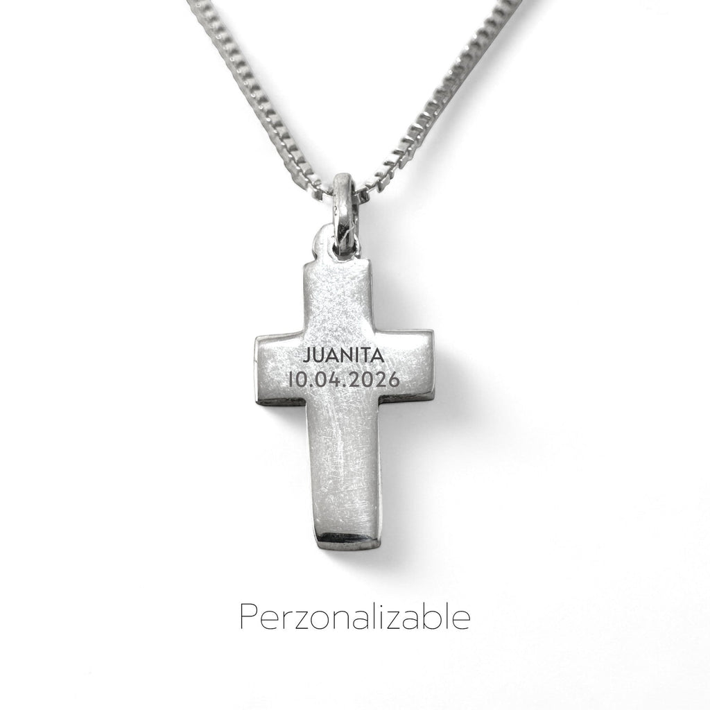 Cruz de plata 925 de 12x20 mm de Sophia Schneider Joyas, personalizable con grabado láser.