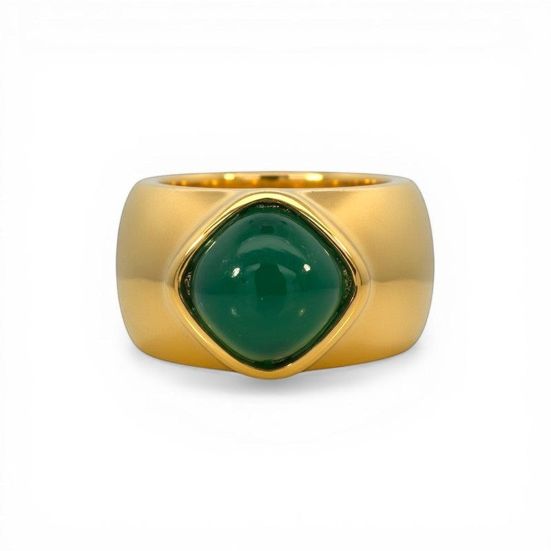 Sophia Schneider Joyas gold-plated silver ring with a rhombus-shaped green onyx stone.