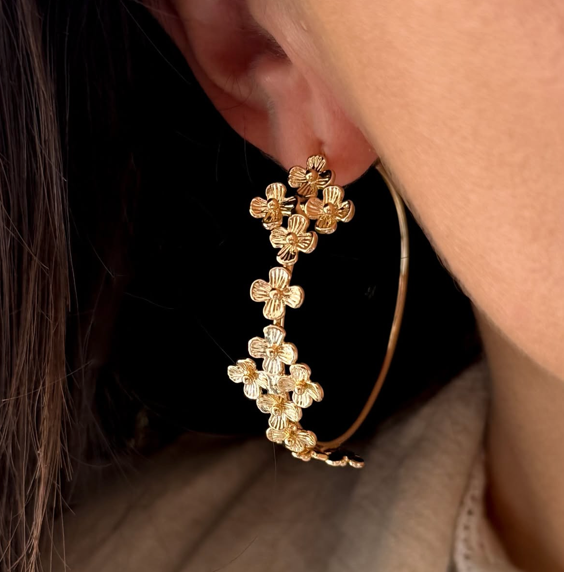 Aros flores argollas doradas grandes