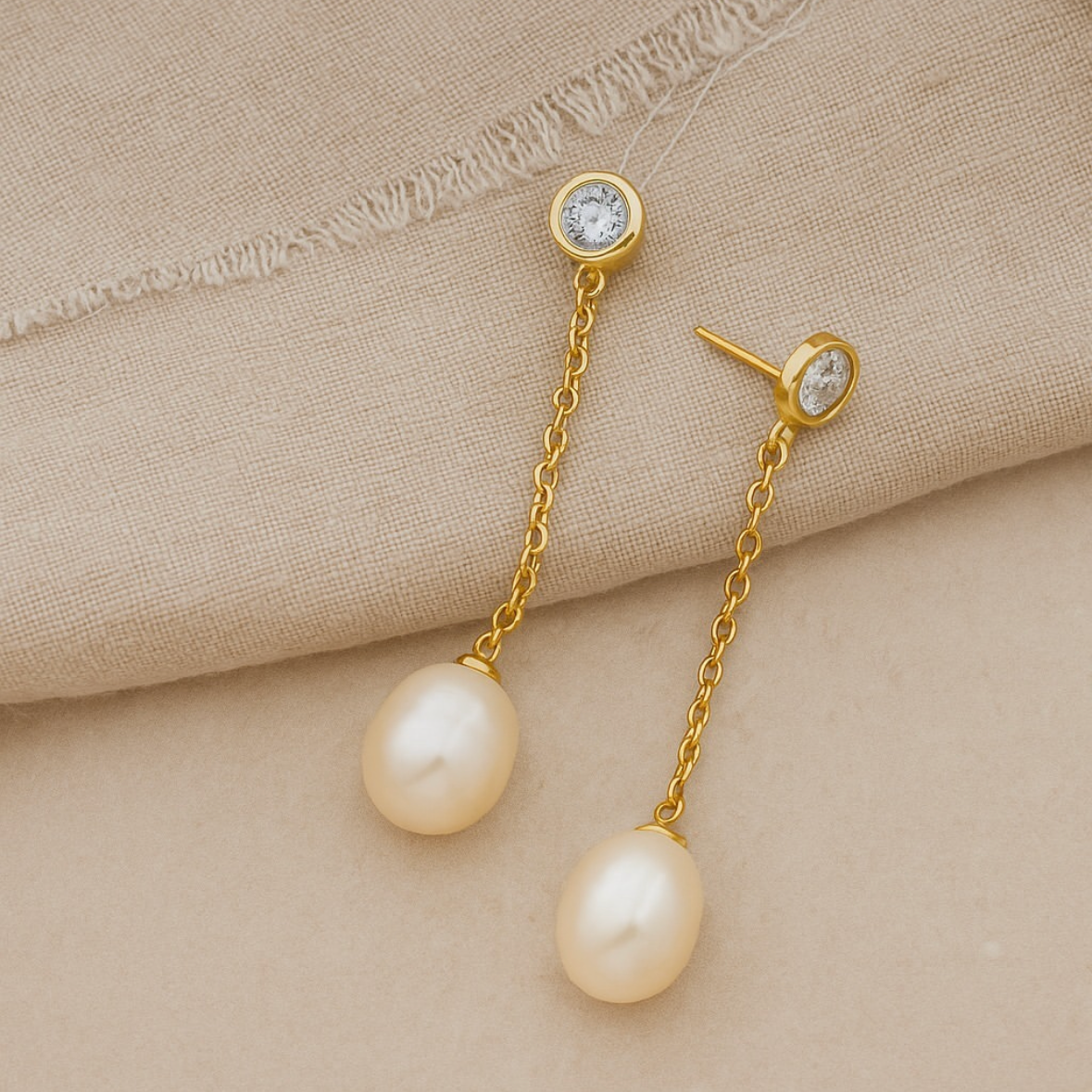 Aros colgantes Perlas y Circón Bisel Plata 925 Bañada en Oro